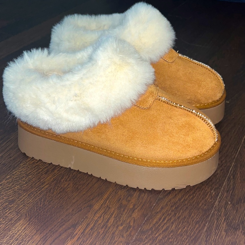 Platform furry boots